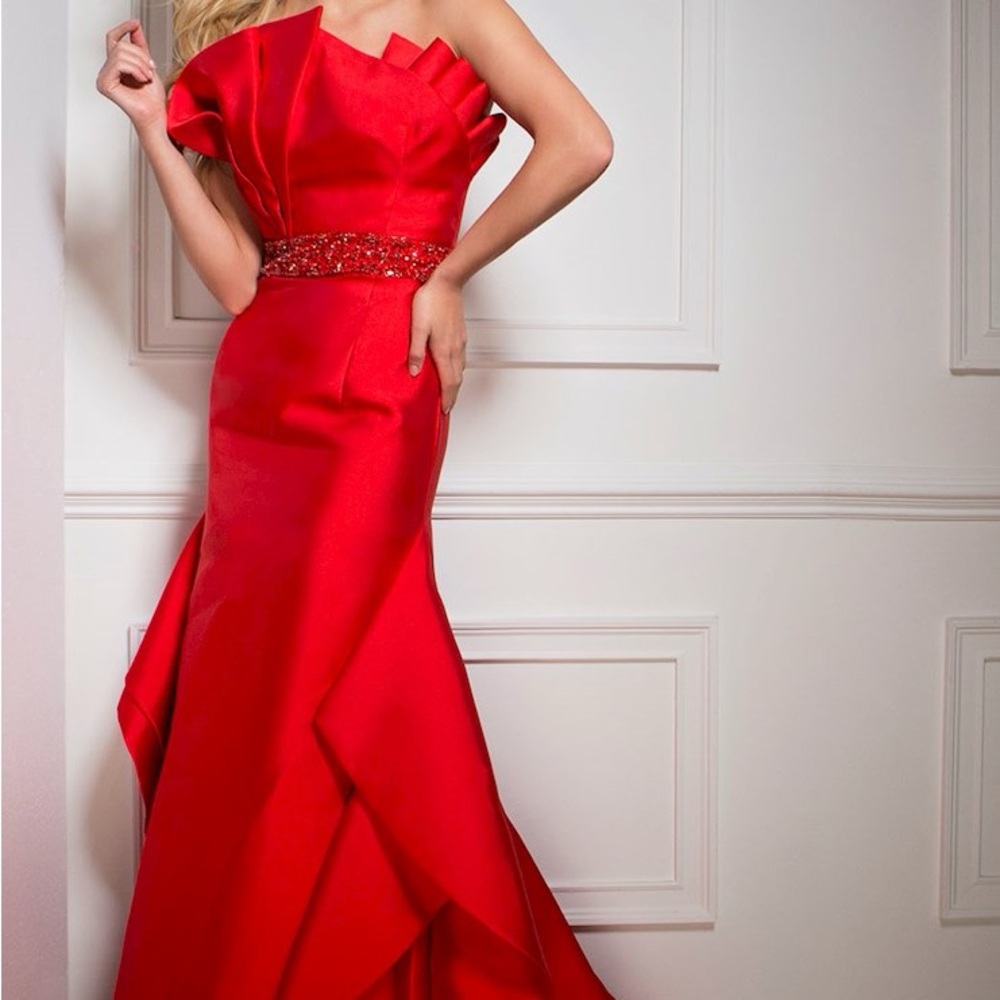 Tony Bowls Size 6 Red Gown - Picture 4 of 8